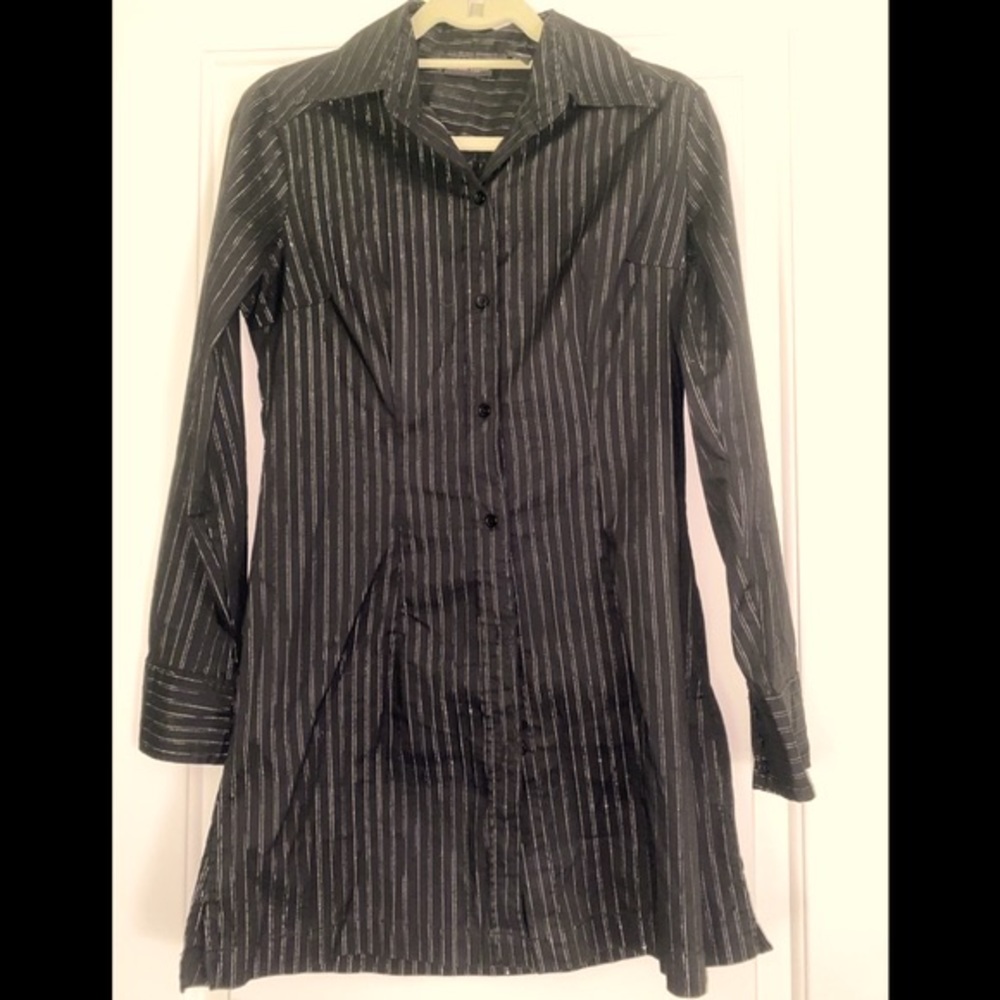 New York & Company button down Tunic blouse in Black with Silver Strips Size S